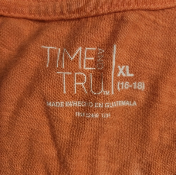 Sleeveless tee - Picture 2 of 2